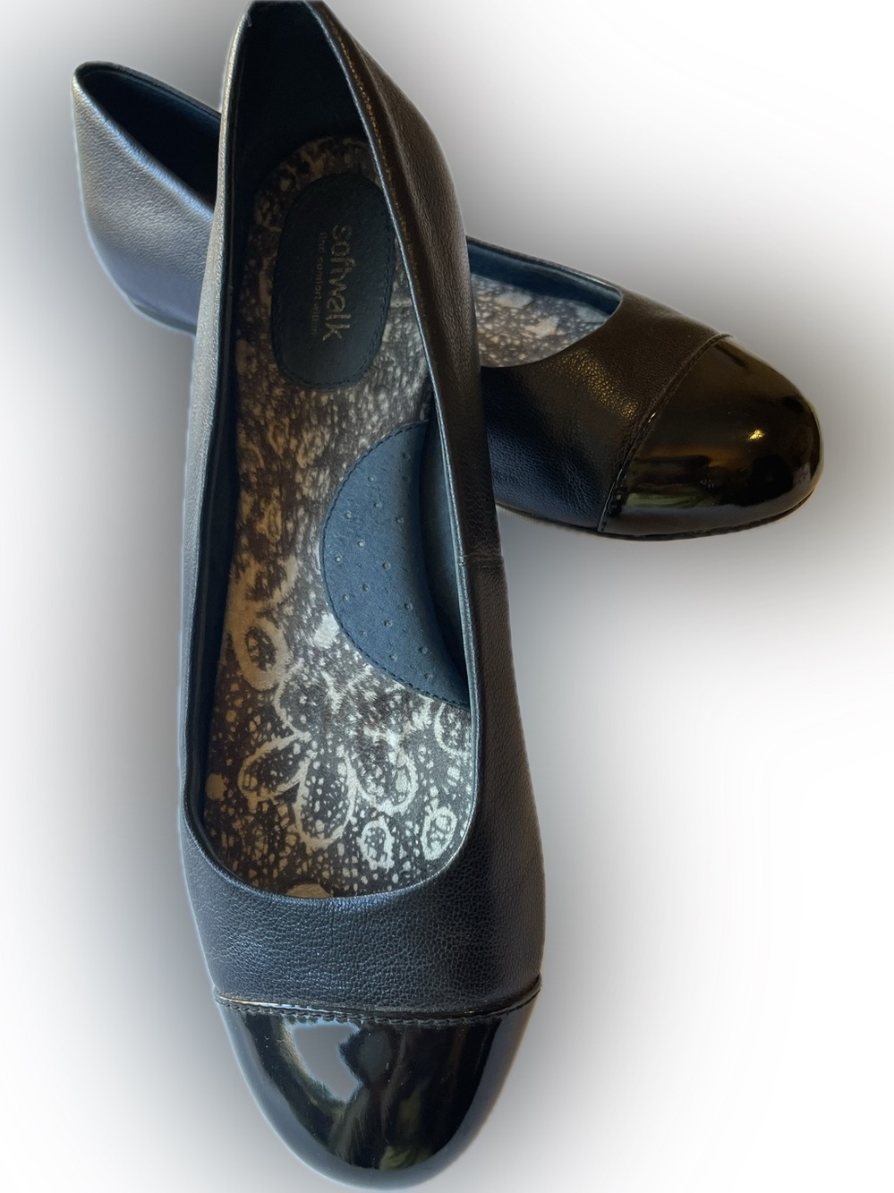 SoftWalk Navy/Black Leather Ballet Flats with Glossy Cap Toe Sz 8